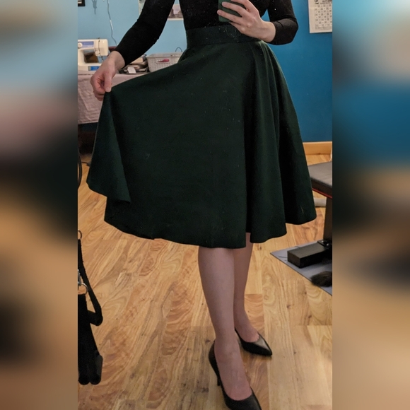 Beautiful Forest Green wool blend circle skirt - Picture 6 of 6